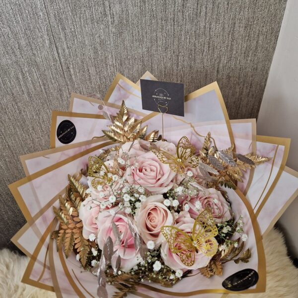 Roses - Romance in Pink